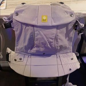 Líllé baby carrier! Only used once!